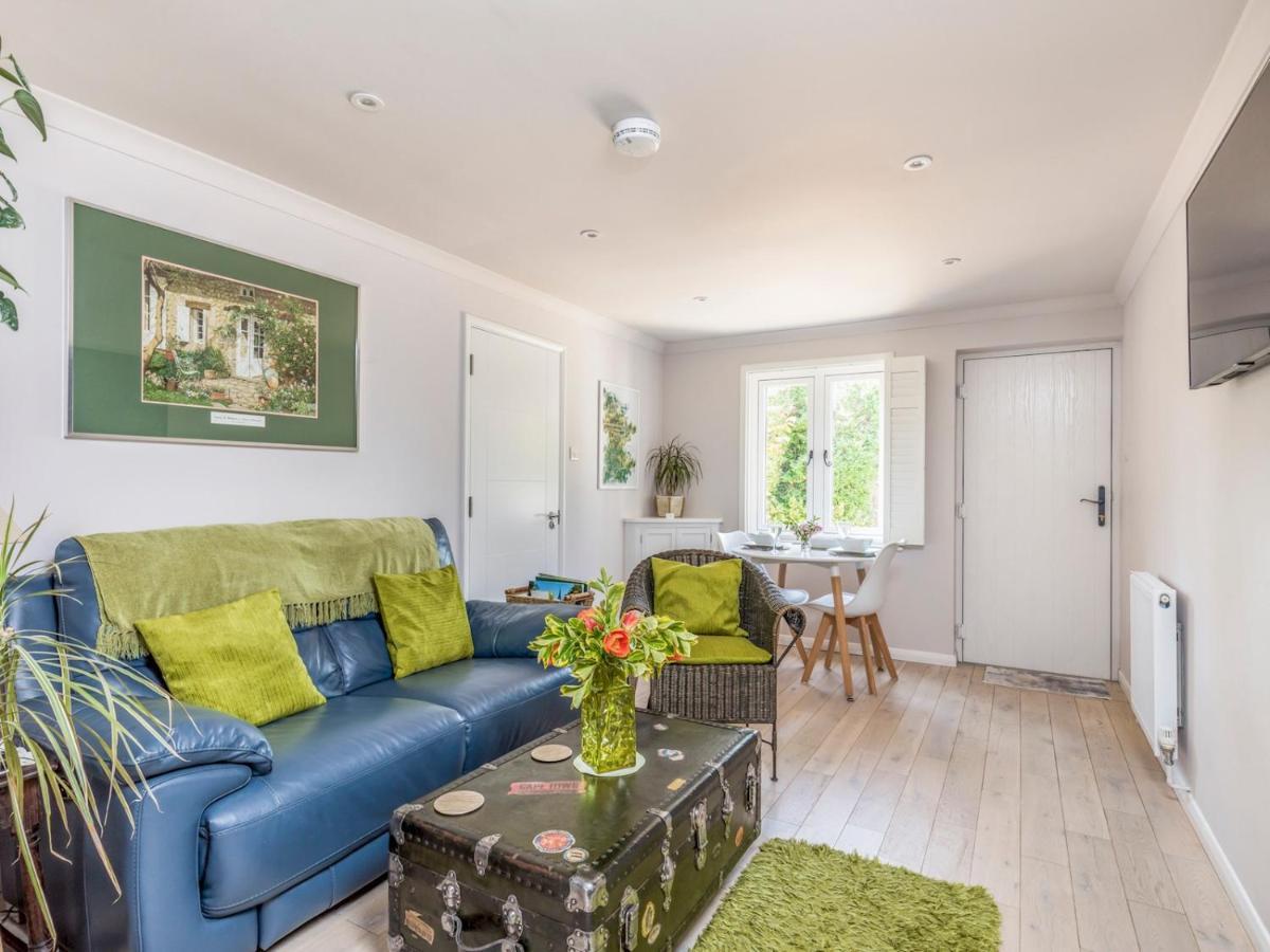 Pass The Keys Charming Apartment Attached To Thatched Cottage Chichester Exteriör bild