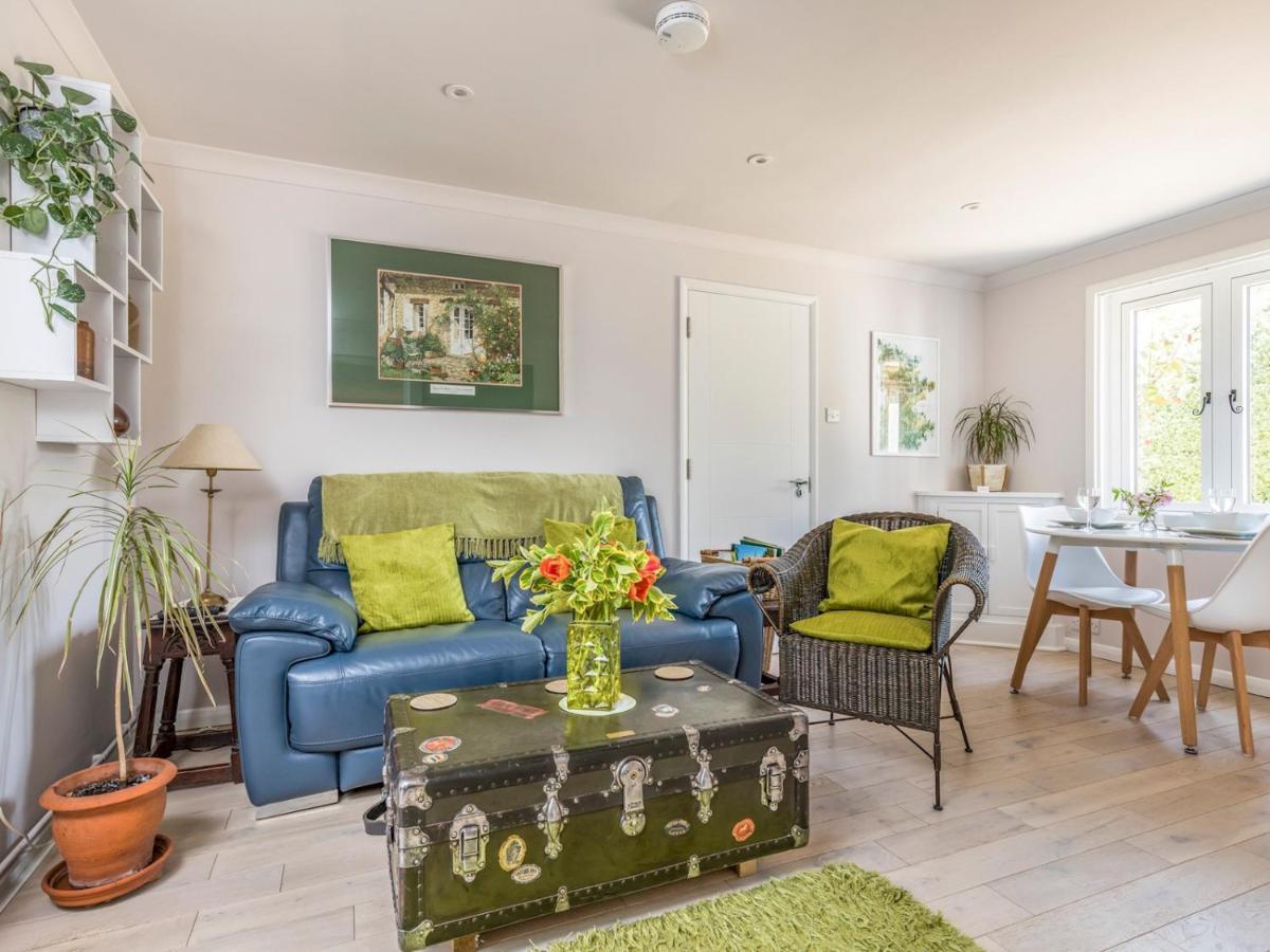 Pass The Keys Charming Apartment Attached To Thatched Cottage Chichester Exteriör bild