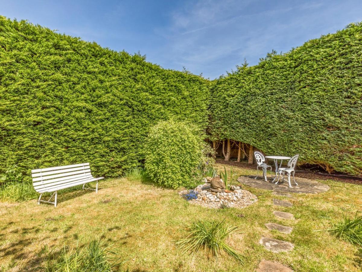 Pass The Keys Charming Apartment Attached To Thatched Cottage Chichester Exteriör bild