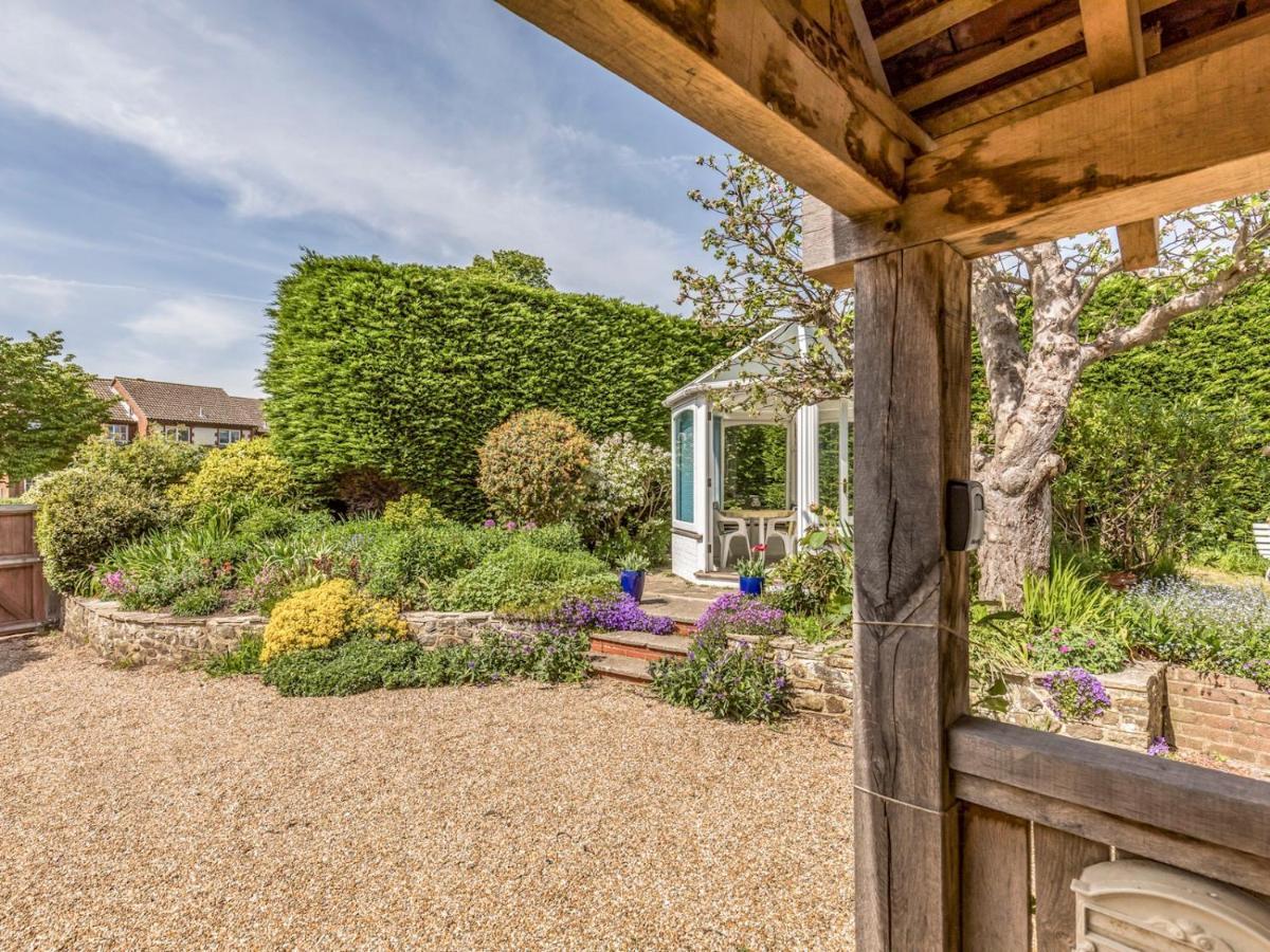Pass The Keys Charming Apartment Attached To Thatched Cottage Chichester Exteriör bild