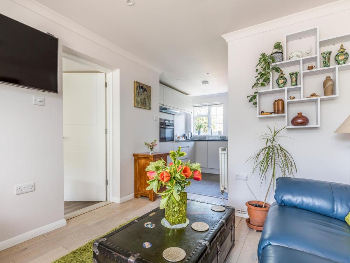 Pass The Keys Charming Apartment Attached To Thatched Cottage Chichester Exteriör bild