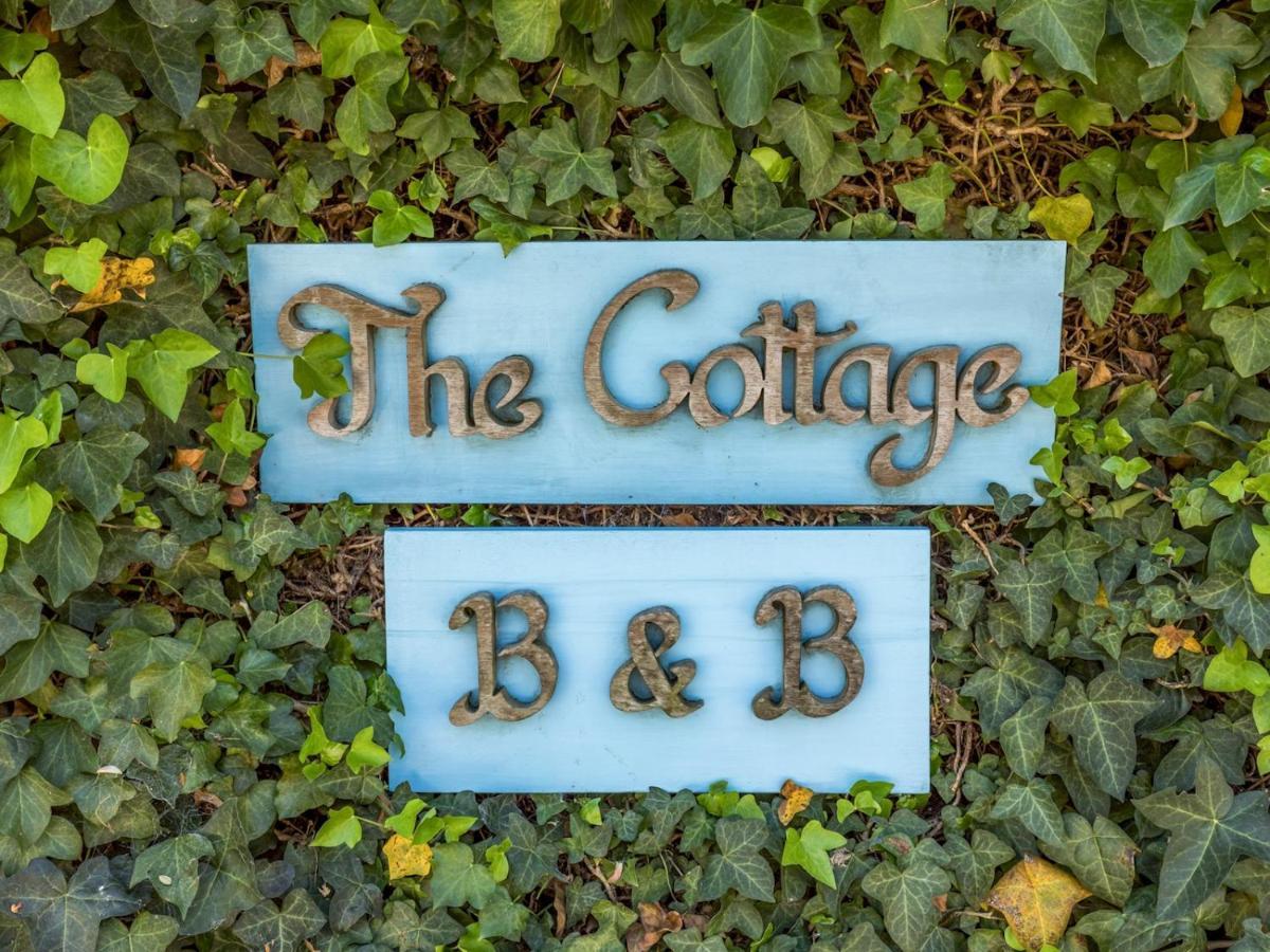 Pass The Keys Charming Apartment Attached To Thatched Cottage Chichester Exteriör bild