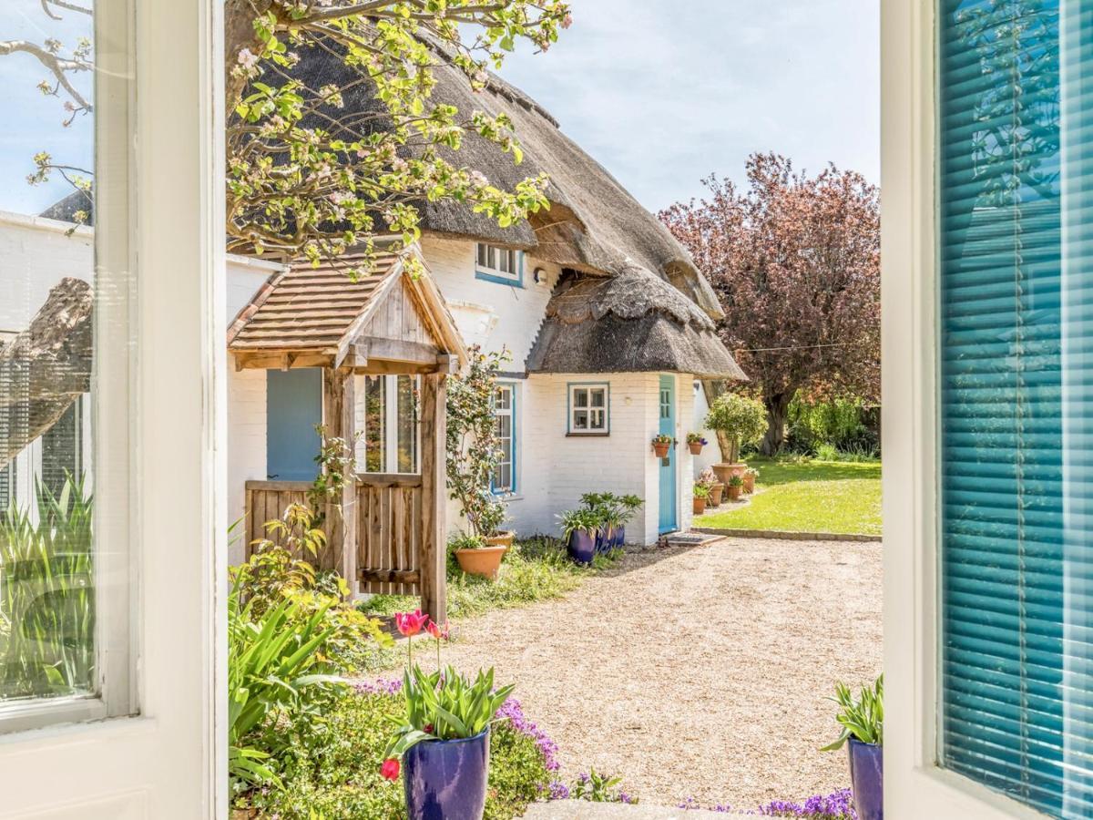 Pass The Keys Charming Apartment Attached To Thatched Cottage Chichester Exteriör bild