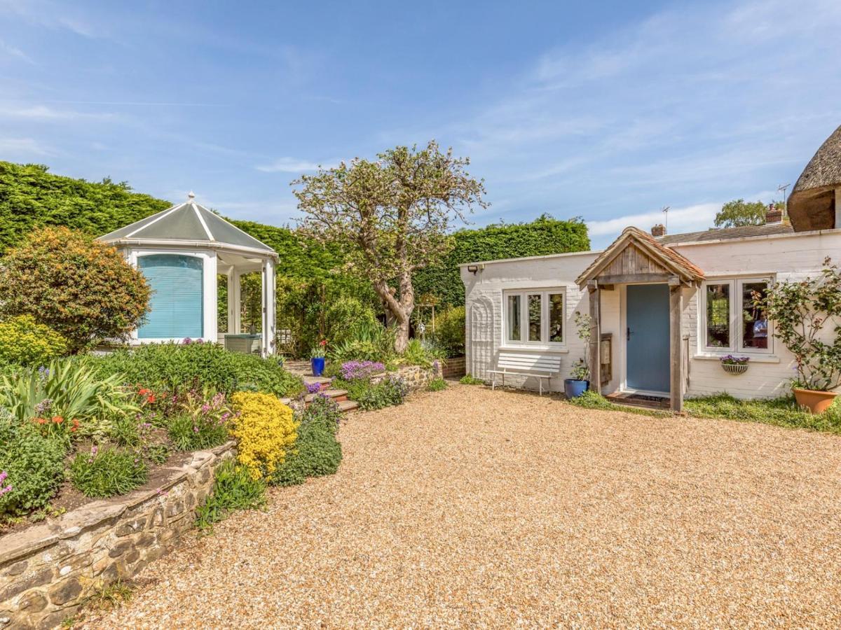 Pass The Keys Charming Apartment Attached To Thatched Cottage Chichester Exteriör bild