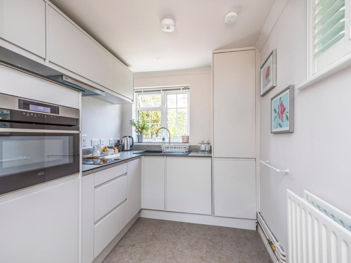 Pass The Keys Charming Apartment Attached To Thatched Cottage Chichester Exteriör bild