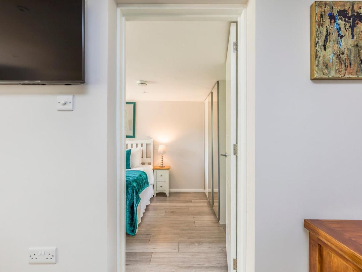 Pass The Keys Charming Apartment Attached To Thatched Cottage Chichester Exteriör bild
